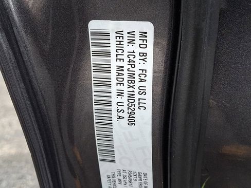 Certified 2022 Jeep Cherokee Trailhawk w/ Comfort/Convenience Group image 32