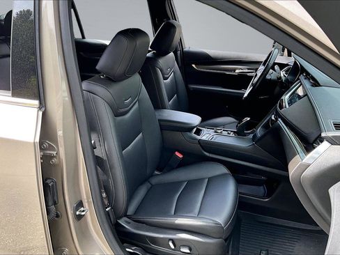 Used 2023 Cadillac XT6 Luxury FWD image 8