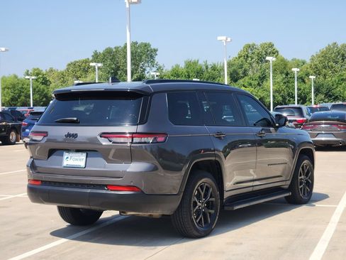 Used 2024 Jeep Grand Cherokee L Laredo RWD image 7