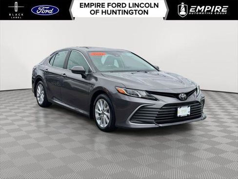 Used 2022 Toyota Camry LE w/ Carpet Mat Package (TMS) image 1