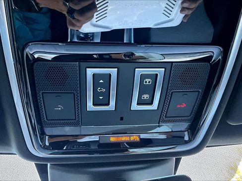 Used 2022 Land Rover Range Rover Sport SVR Carbon Edition image 27