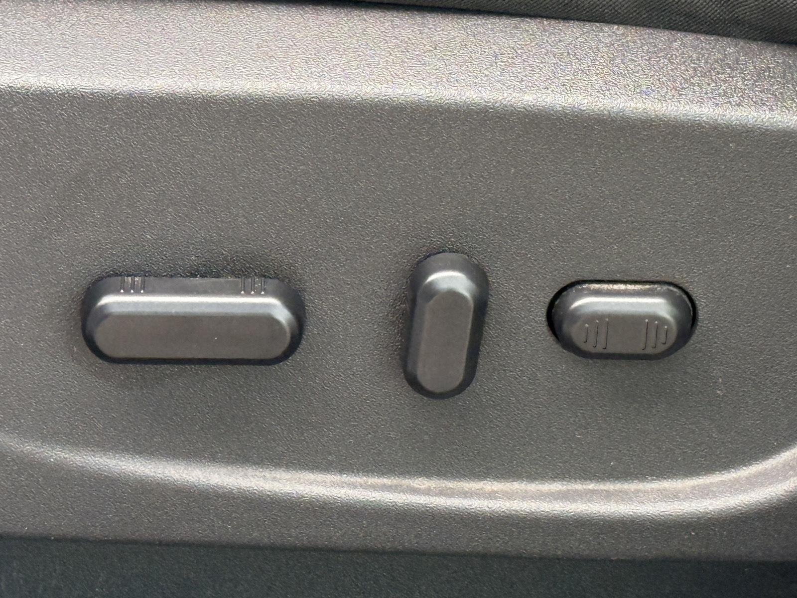 Used 2015 Ford Escape SE w/ Equipment Group 201A FWD image 23