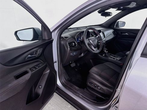 Used 2024 Chevrolet Equinox RS FWD image 3