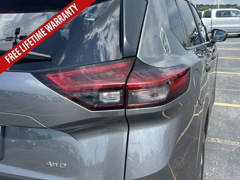 Used 2024 Nissan Rogue S AWD/4WD image 13