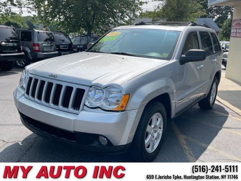 Used 2010 Jeep Grand Cherokee Laredo image 8