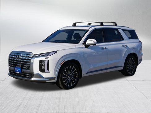 Used 2023 Hyundai Palisade Calligraphy image 3