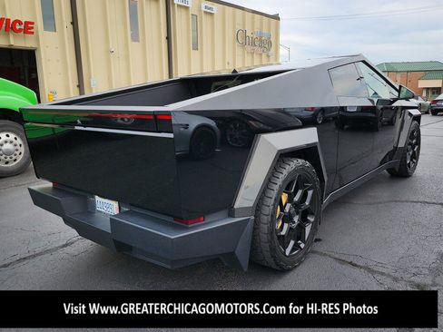 Used 2024 Tesla Cybertruck AWD Crew Cab image 9