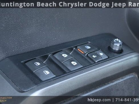 Used 2023 Toyota Tacoma TRD Off-Road image 8