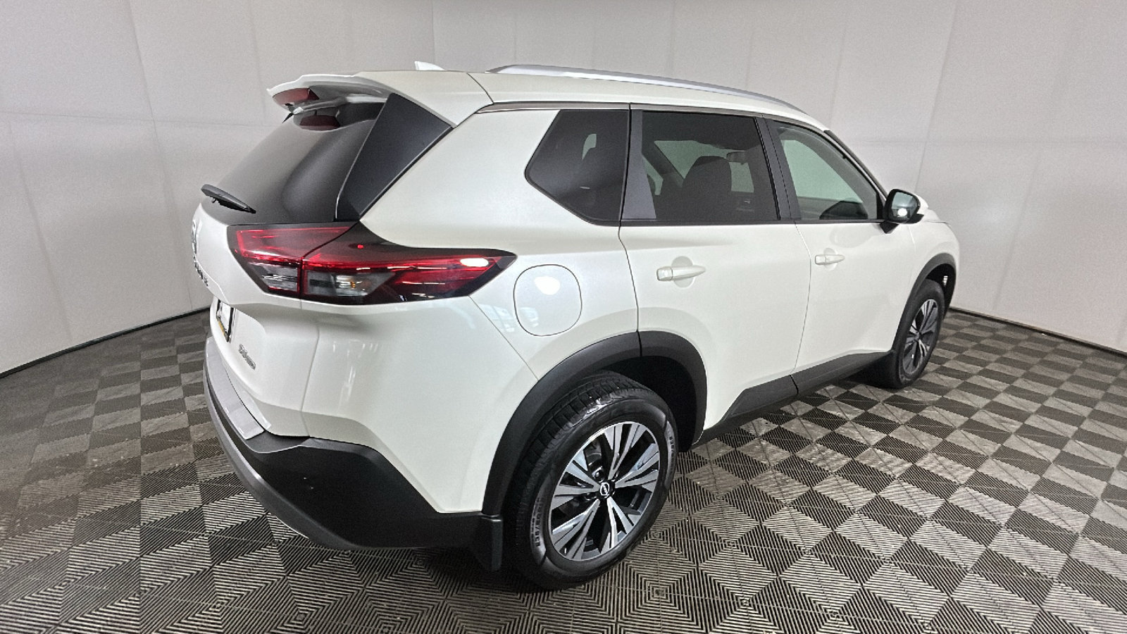Used 2023 Nissan Rogue SV w/ SV Premium B Package AWD/4WD image 3