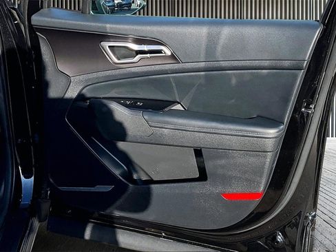 Used 2023 Kia Sportage EX image 23