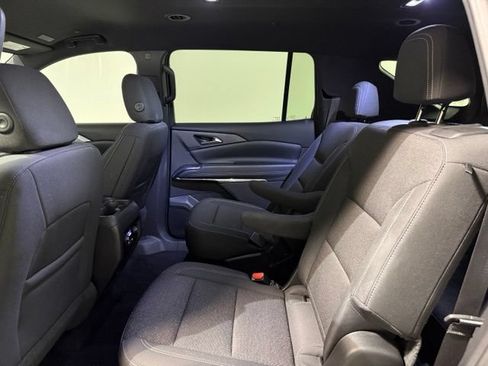 Used 2026 Chevrolet Traverse LT FWD image 25