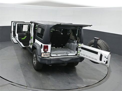 Used 2017 Jeep Wrangler Unlimited Rubicon image 51