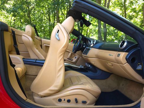 Used 2009 Ferrari California RWD image 23