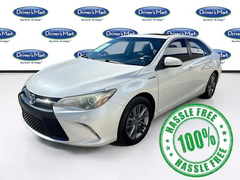 Used 2016 Toyota Camry SE image 3