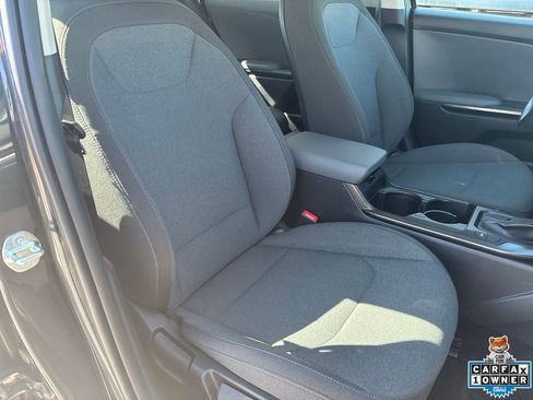 Used 2025 Kia K4 FWD image 47
