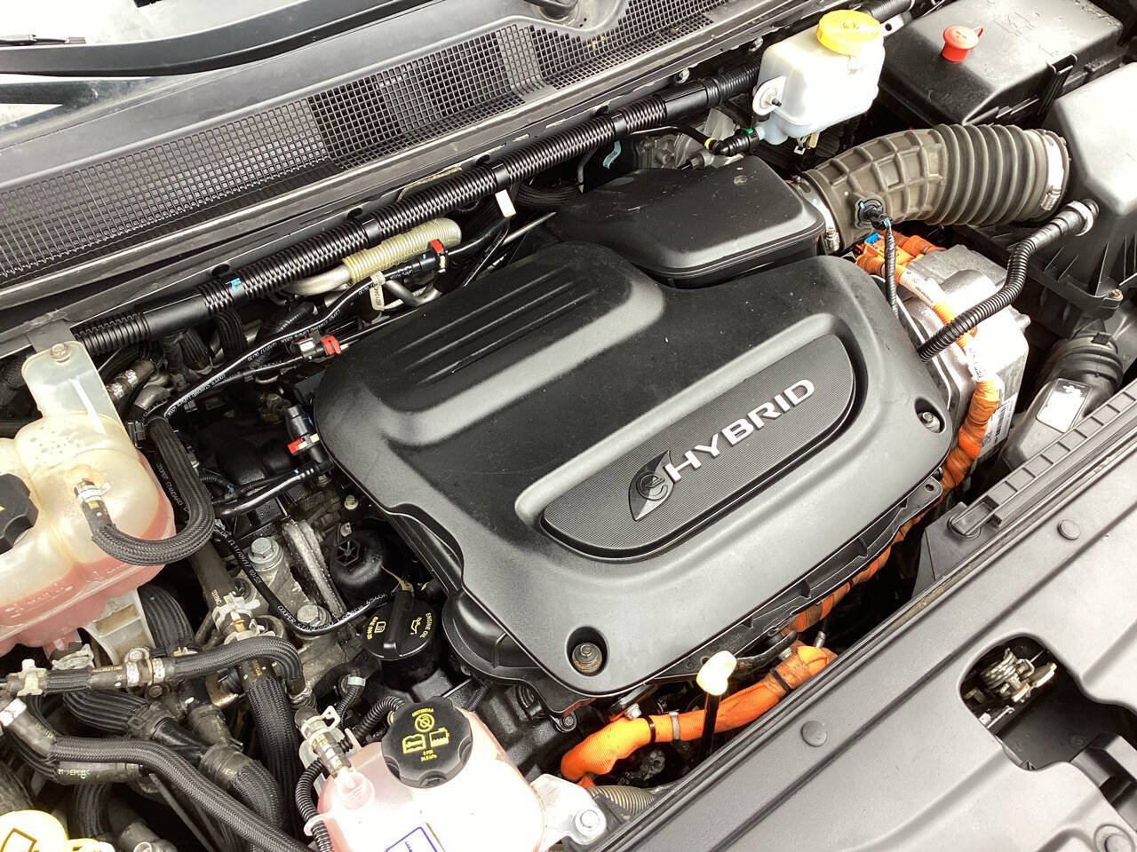 Used 2018 Chrysler Pacifica Touring Plus FWD image 38