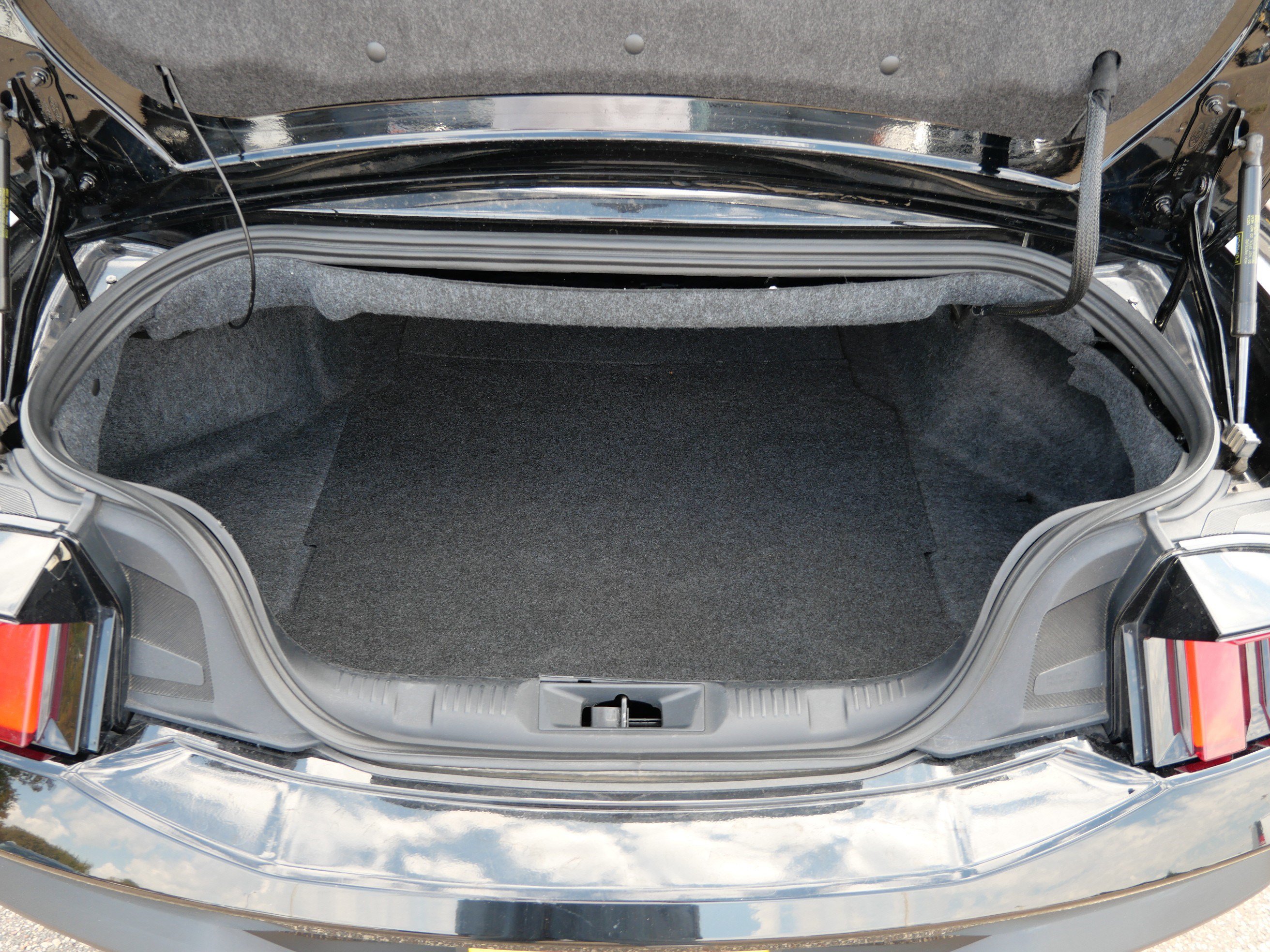 Certified 2024 Ford Mustang Premium RWD image 18