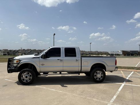 Used 2013 Ford F250 Platinum w/ FX4 Off Road Pkg AWD/4WD image 2