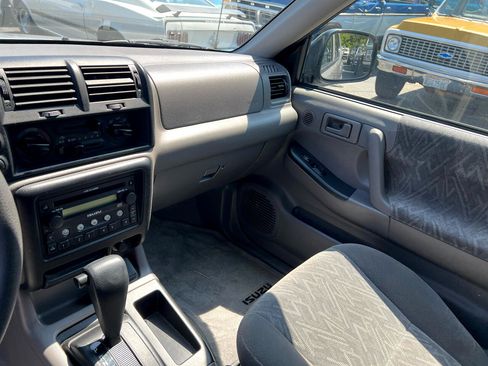 Used 2004 Isuzu Rodeo S image 9