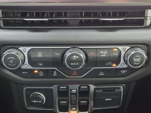 Certified 2026 Jeep Wrangler Unlimited Sport AWD/4WD image 21