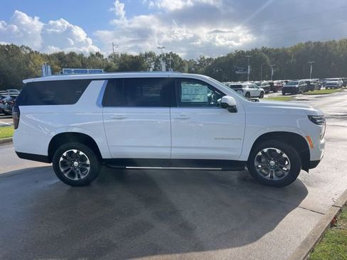 New 2026 Chevrolet Suburban LS RWD image 9