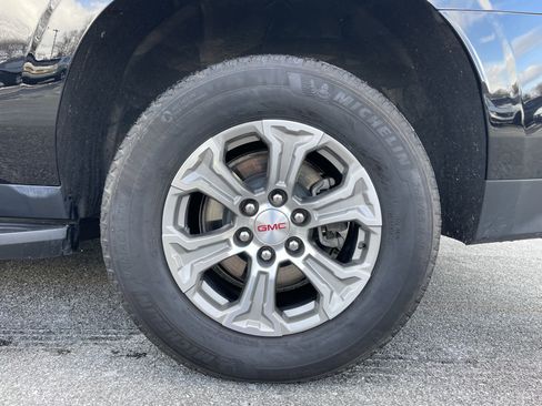 Used 2023 GMC Yukon XL SLE w/ Gmc Pro Safety Plus Package image 10