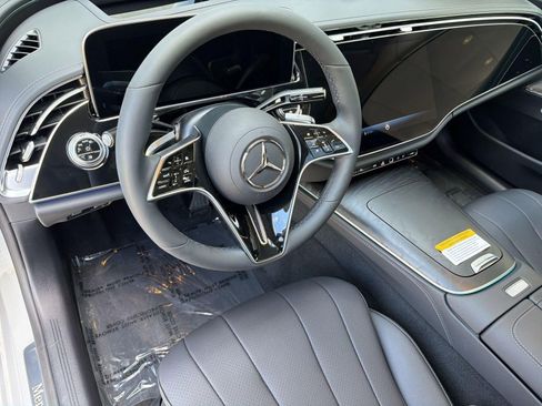 New 2026 Mercedes-Benz E 350 4MATIC Sedan image 4