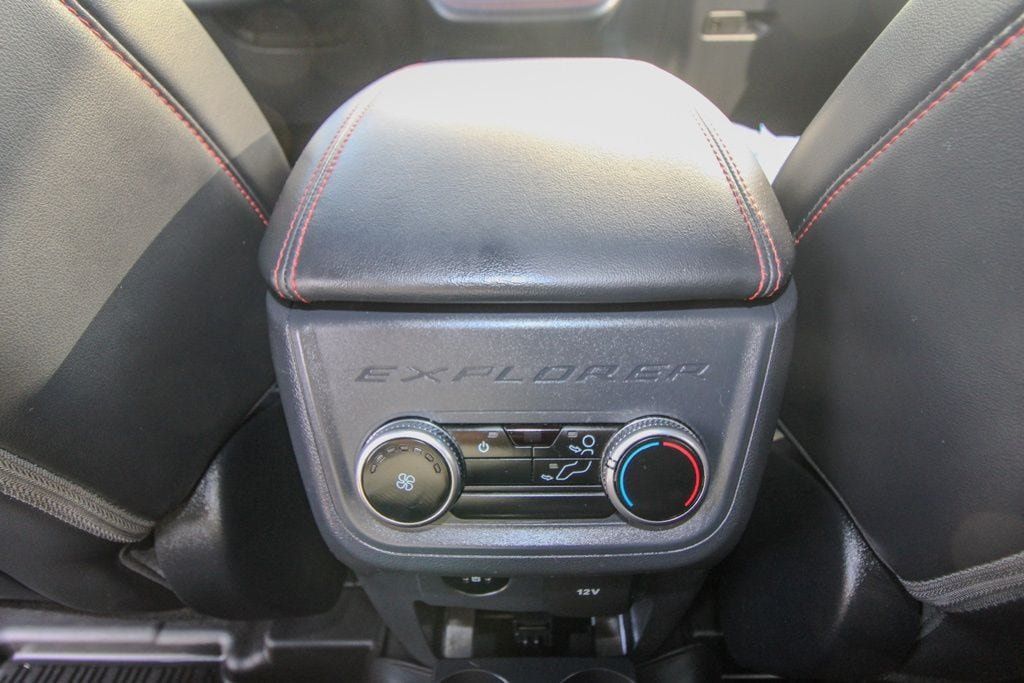 Used 2025 Ford Explorer ST-Line w/ ST-Line Street Pack AWD/4WD image 10