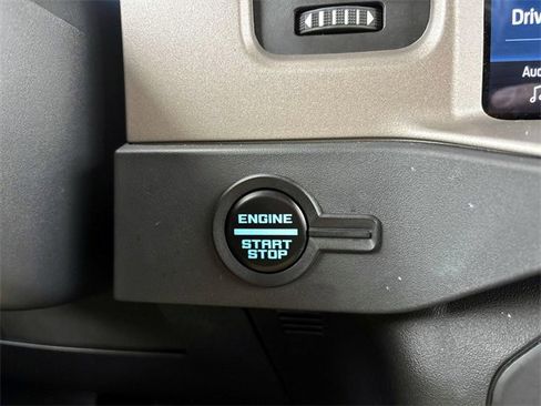 Used 2025 Ford Bronco Outer Banks image 28