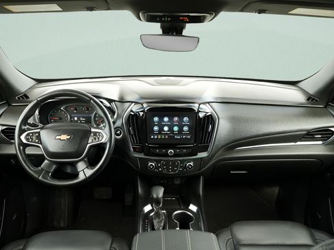 Used 2023 Chevrolet Traverse LT w/ LT Premium Package AWD/4WD image 17