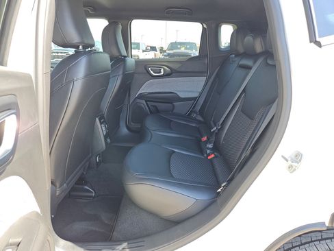 New 2026 Jeep Compass Latitude image 13