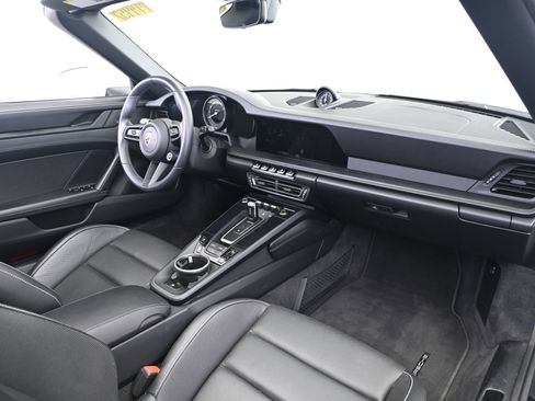 Used 2022 Porsche 911 Carrera 4S image 21