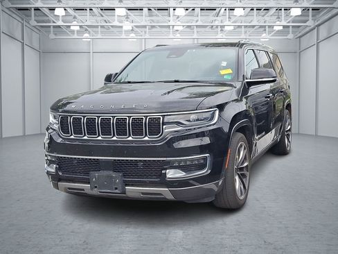 Used 2022 Jeep Wagoneer Series III w/ Premium Group I AWD/4WD image 1