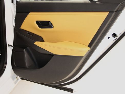 Used 2025 Nissan Sentra SV w/ SV Premium Package image 61