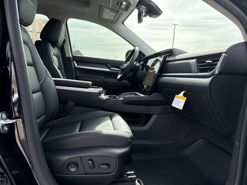 New 2026 GMC Terrain Denali w/ LPO, Floor Liner Package image 31