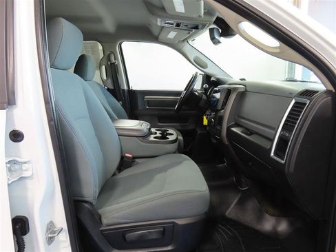 Used 2017 RAM 2500 SLT AWD/4WD image 32
