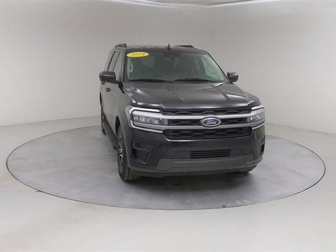 Certified 2024 Ford Expedition XLT image 11