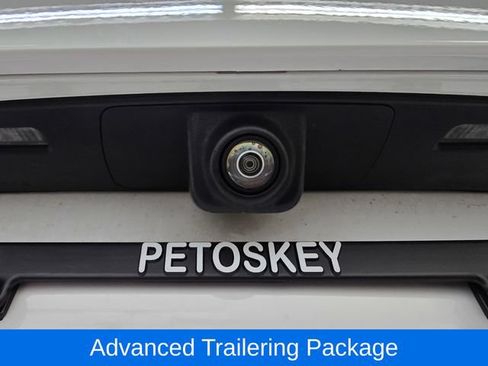 Used 2022 Chevrolet Tahoe Z71 w/ Z71 Off-Road Package AWD/4WD image 10