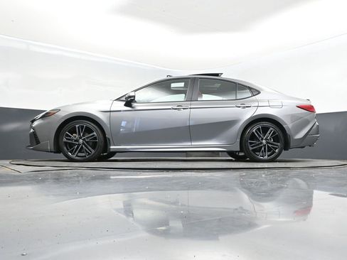 Used 2025 Toyota Camry XSE image 39