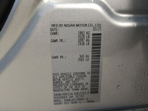 Used 2025 Nissan Altima 2.5 SV FWD image 33