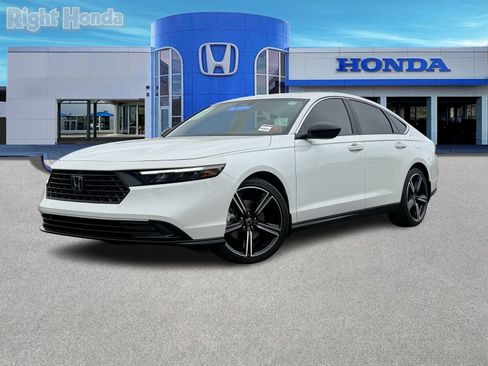 Used 2023 Honda Accord Sport image 2