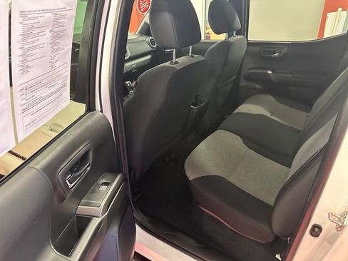 Certified 2023 Toyota Tacoma TRD Off-Road image 14