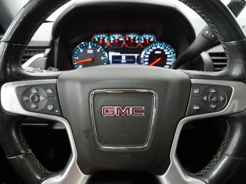 Used 2020 GMC Yukon XL SLT AWD/4WD image 16