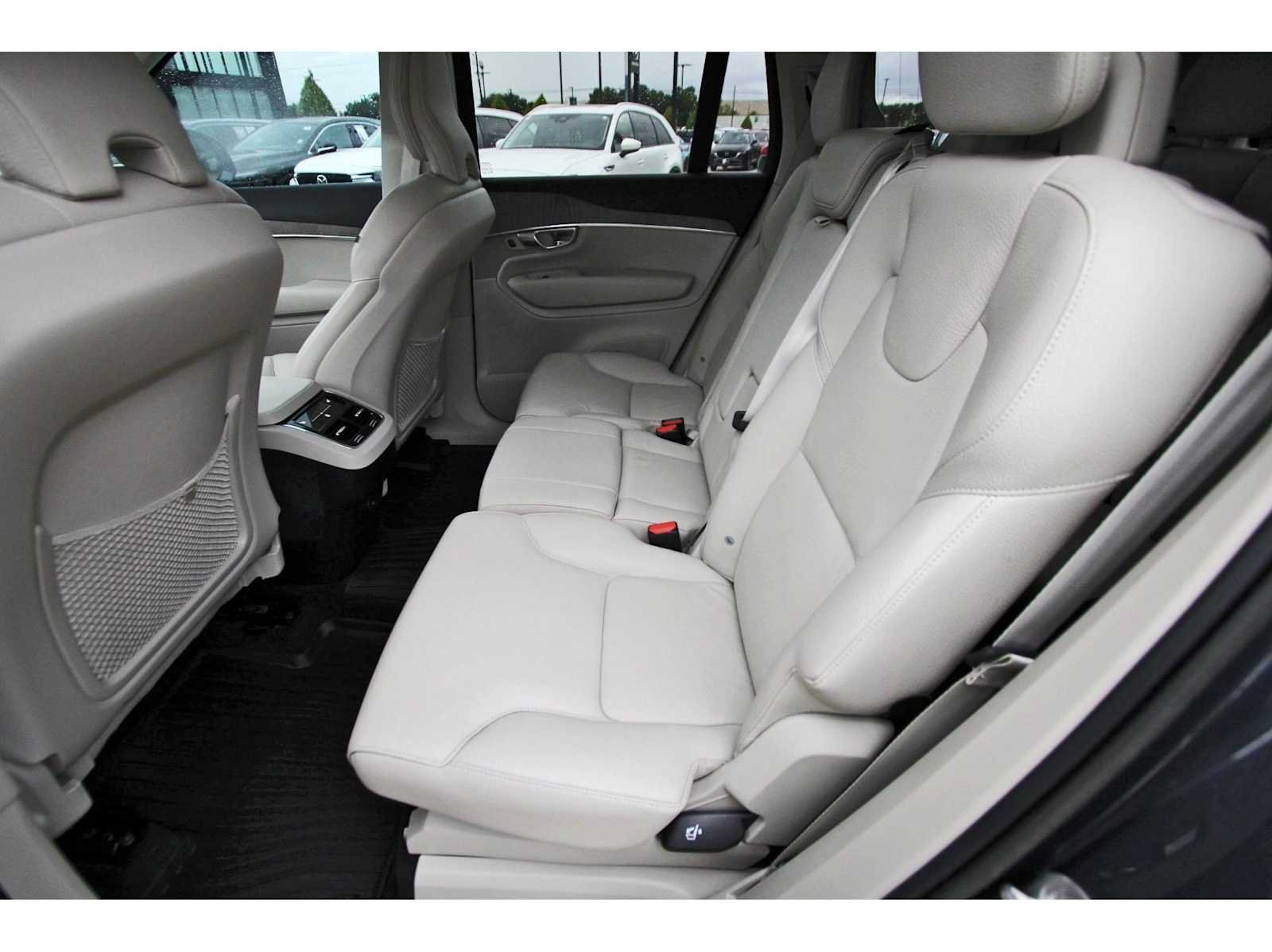 Used 2023 Volvo XC90 B6 Plus w/ Protection Package Premier AWD/4WD image 11