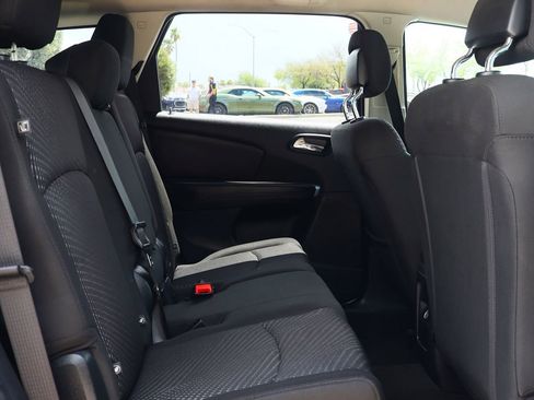 Used 2020 Dodge Journey SE image 28