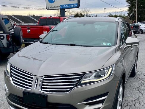 Used 2017 Lincoln MKC Premiere image 2