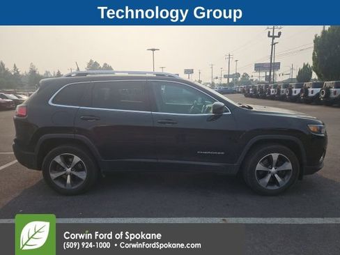 Used 2019 Jeep Cherokee Limited w/ Technology Group AWD/4WD image 3