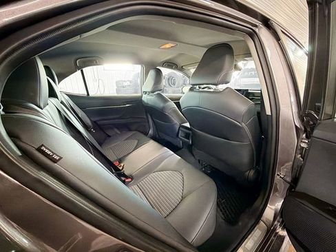 Used 2023 Toyota Camry SE image 11