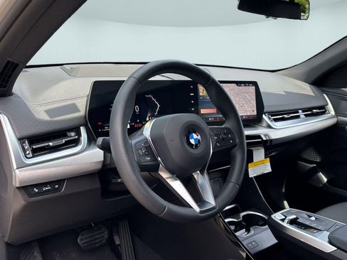 New 2026 BMW X2 xDrive28i w/ Technology Package AWD/4WD image 4