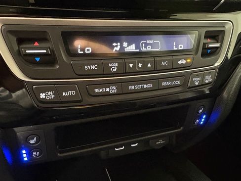 Used 2025 Honda Ridgeline Black Edition image 31